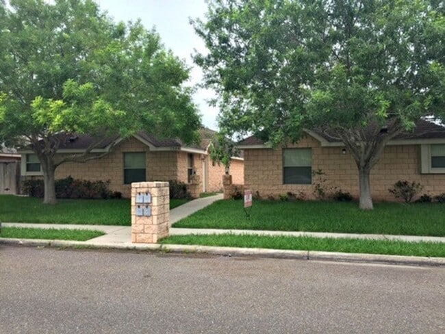 Building Photo - 1206 S Palm Dr Unit 3