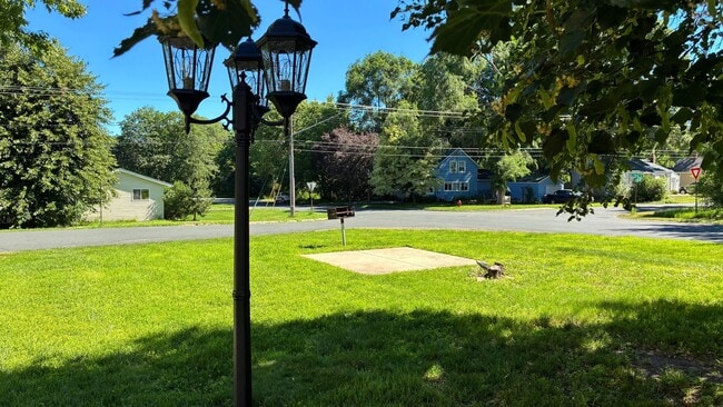 Riverview Manor