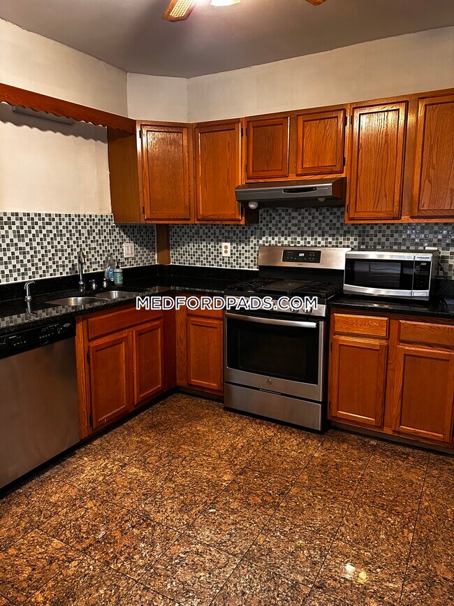 Photo - 198 Harvard St Unidad 1