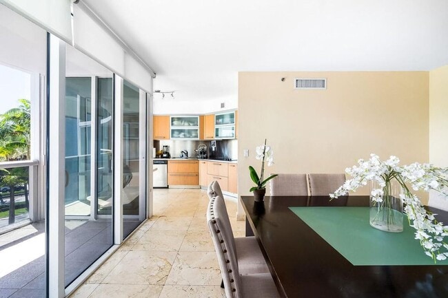 Photo - 18911 Collins Ave