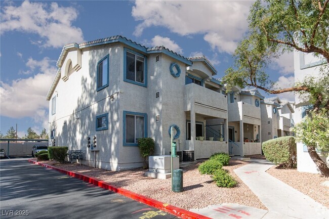 Building Photo - 4960 Harrison Dr Unit 212 Rental