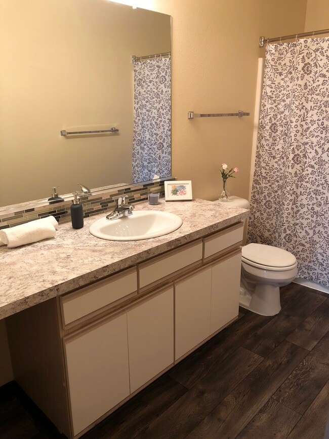 Renovated Bathroom - Vista View Apartments