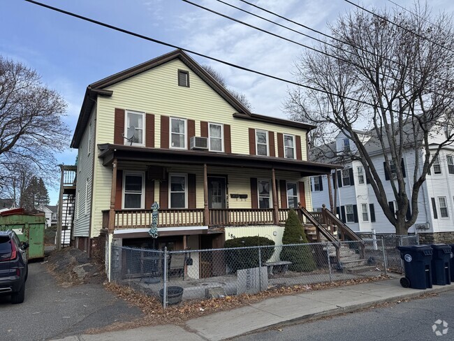 Building Photo - 189 Chestnut St Unit 3 Rental