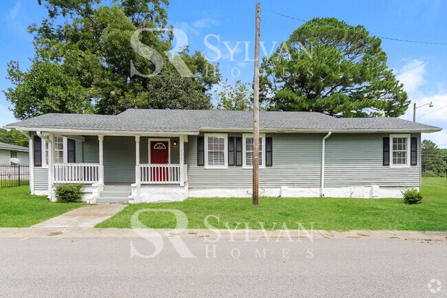 Building Photo - The Lifestyle You Deserve. Rental