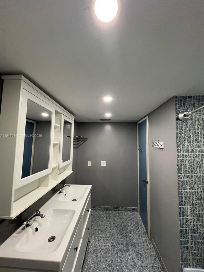 Photo - 1710 NE 191st St Unit 100-3