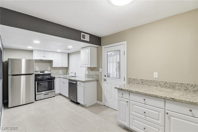 Photo - 4039 Village Square