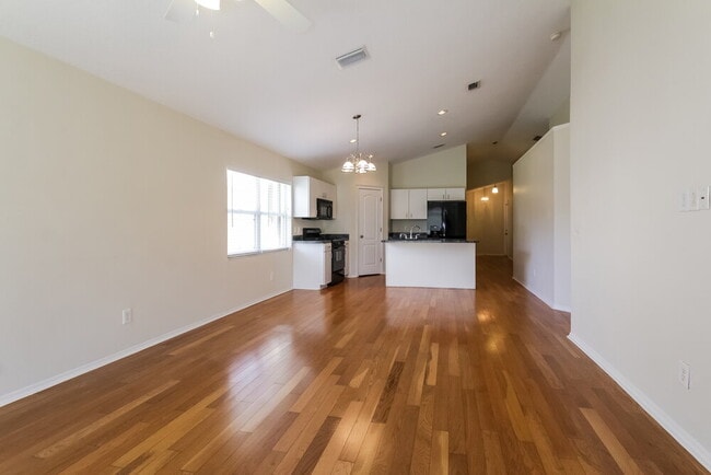 7623 Clovelly Park Pl