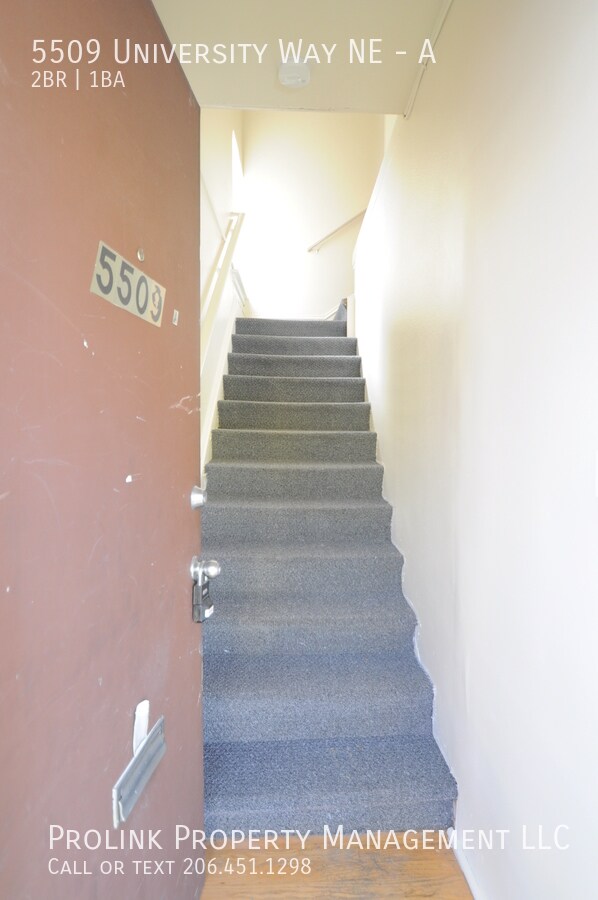 Photo - 5509 University Wy NE Unit A
