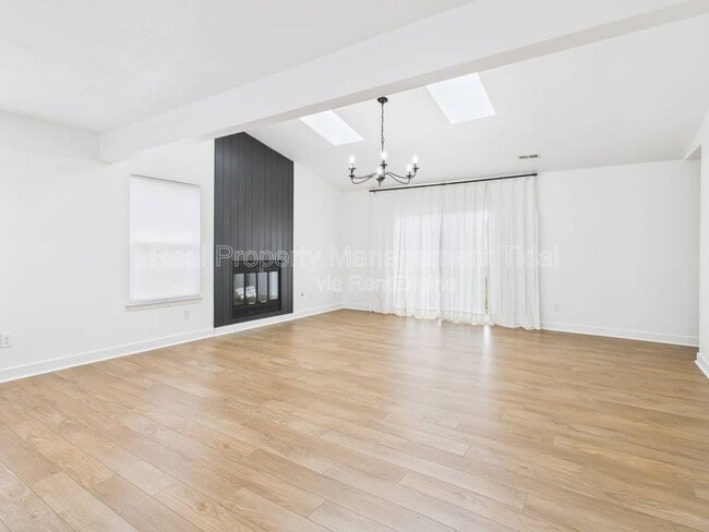 Photo - 236 Huntstree Pl