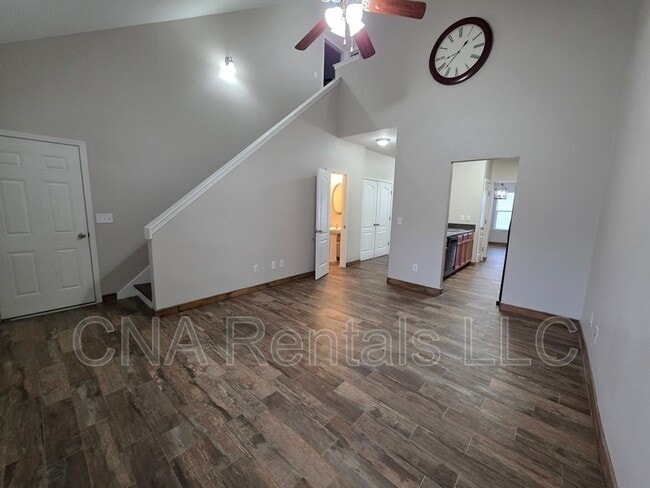 Photo - 140 Oakmont Dr