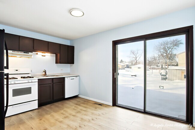 Photo - 831 Washington St