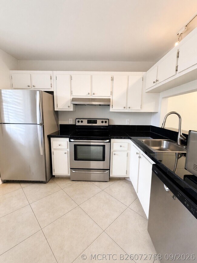Photo - 6716 Palmetto Cir S Unit 202