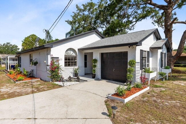 Building Photo - 106 Edgewater Dr