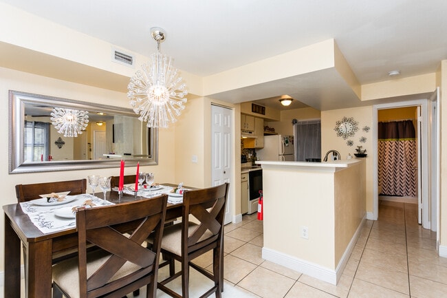 Photo - 3036 Parkway Blvd Unit 305