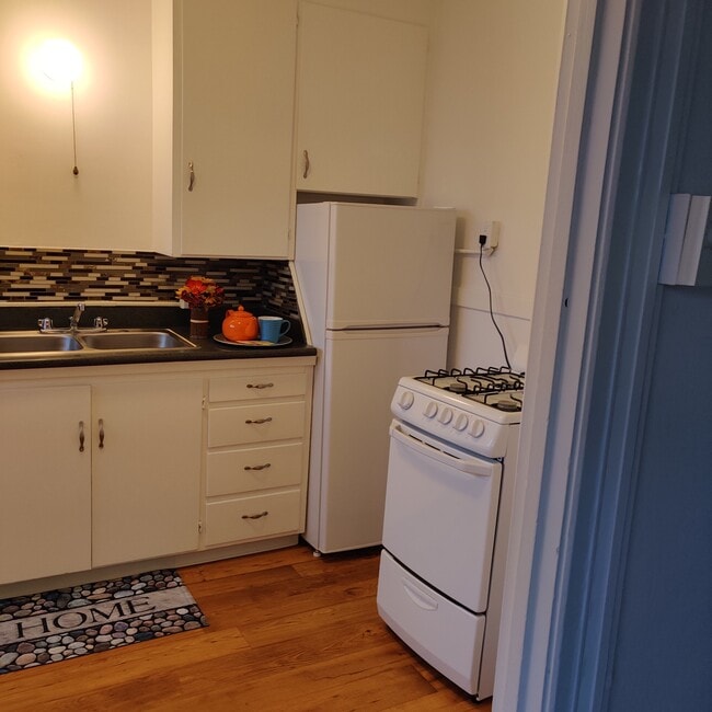 Large Studio Kitchen