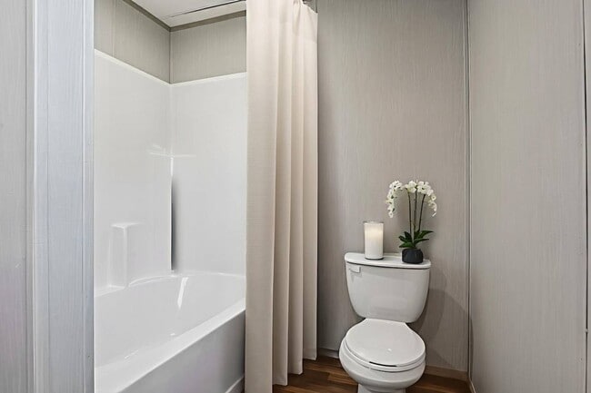 Photo - 1612 American Dr