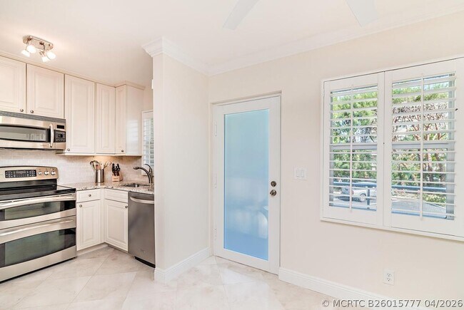 139 Sunrise Ave Unit 2020