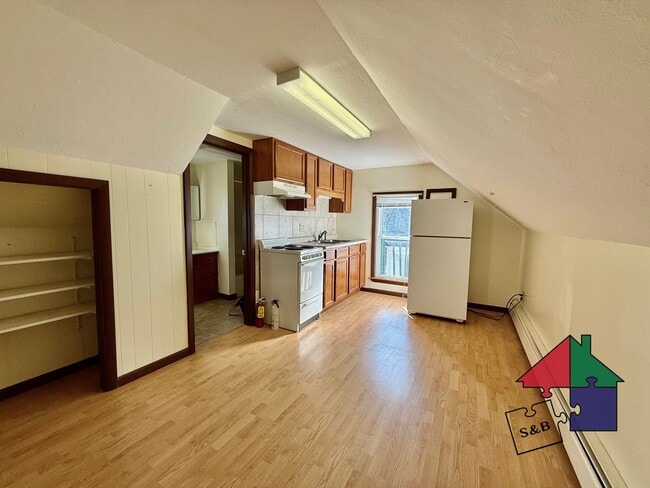 Building Photo - 63 Brook St Unit #3