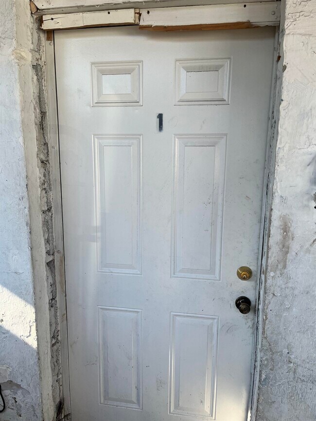 Photo - 2011 Lexington Ave Unidad 1