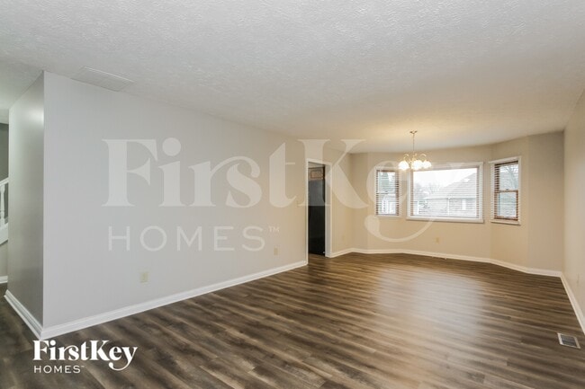 Photo - 458 Pebble Way