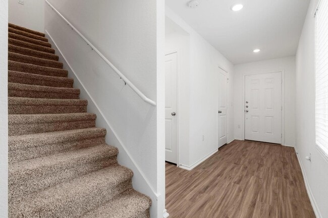 Photo - 7128 Spotted Leaf Wy