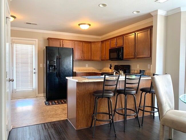 Photo - 337 Sam Houston Cir