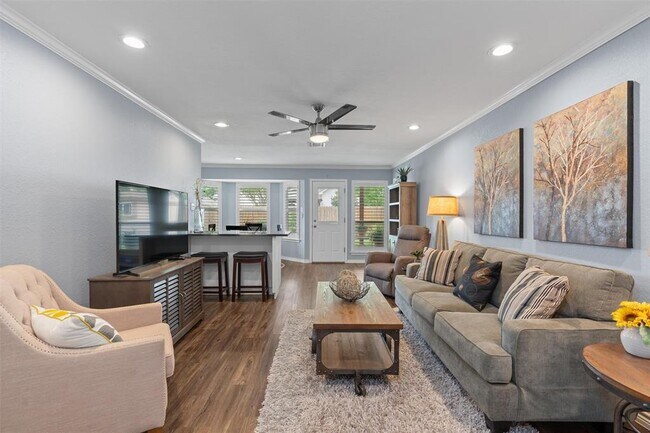 Photo - 226 Claris Ln