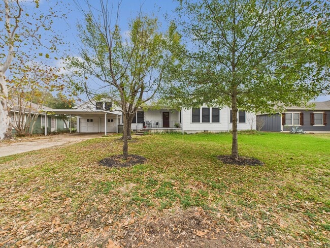 Photo - 1206 E 30th St