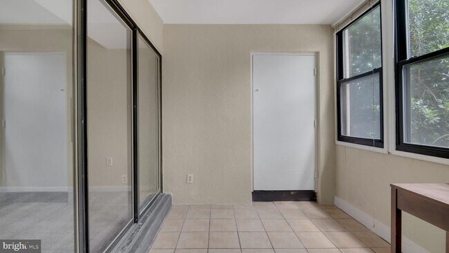 9653 White Acre Rd Unit B-2