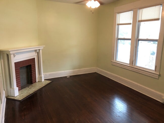 Photo - 813 Winona Ave SW Unit Apt #1