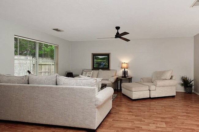 Photo - 127 Hockenberry Ct