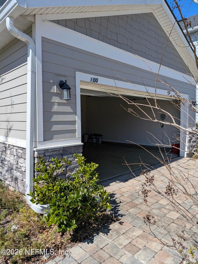 Photo - 100 Golden Fern Dr