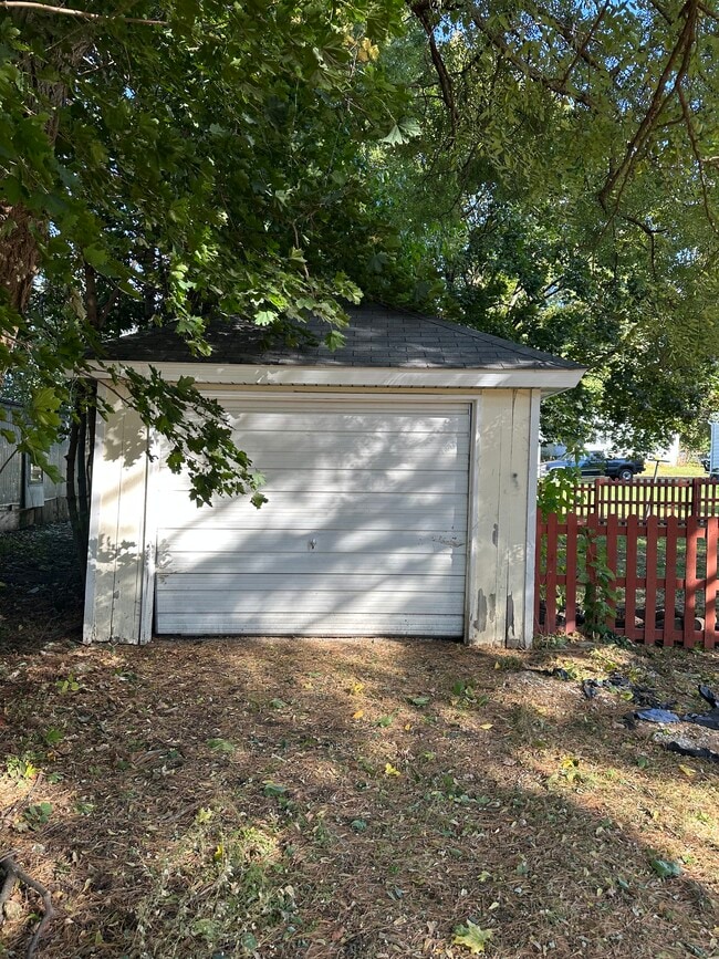 Photo - 502 Burnett Ave