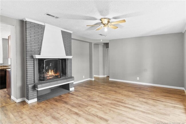 Photo - 1061 Bernadine St