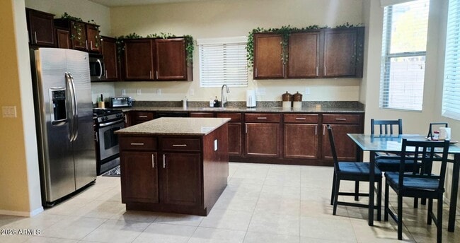 Photo - 121 W Hackberry Dr