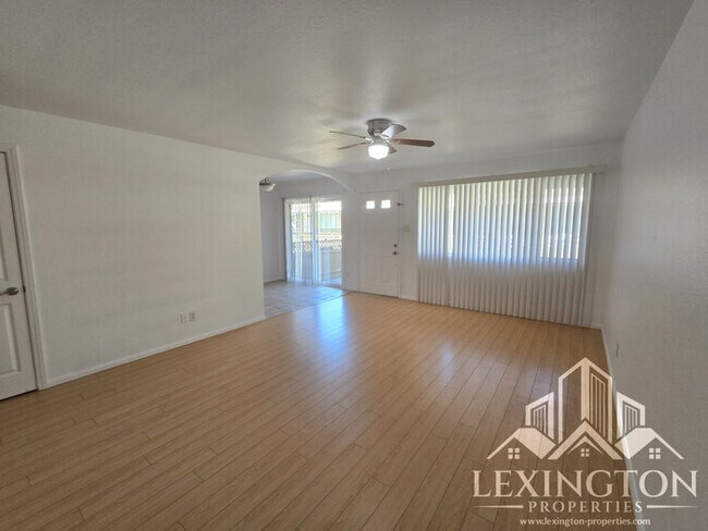 Lovely, 2BD/1BA, Condo in The Villaggio, near Madison Ave. and American River College!