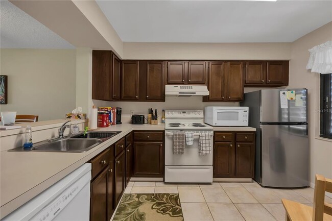 5205 Lake Village Dr Unit 16