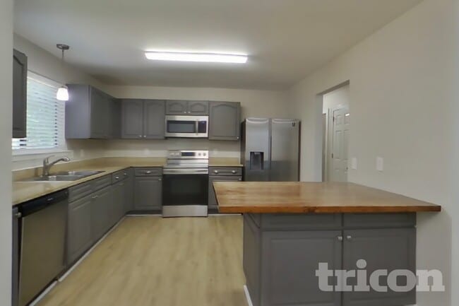 Photo - 2405 Ravine Dr