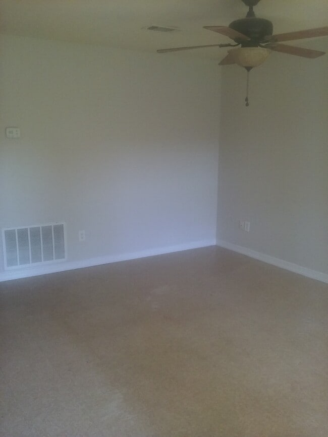 Photo - 1221 Oak St