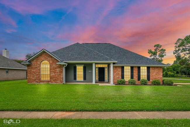 Building Photo - Check Out this 3 bed 2 bath in Bossier!! Rental