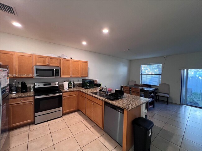9335 W 33rd Ave