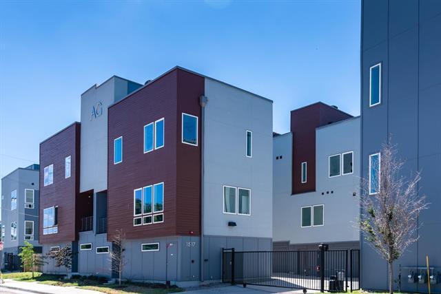 Photo - 1505 S Akard St