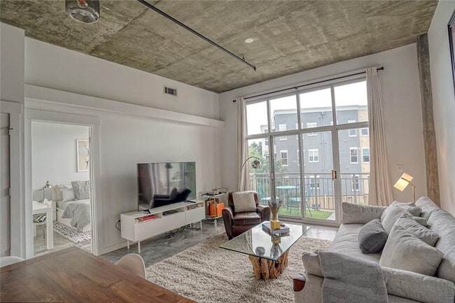 Building Photo - 245 N Highland Ave NE Unit 411