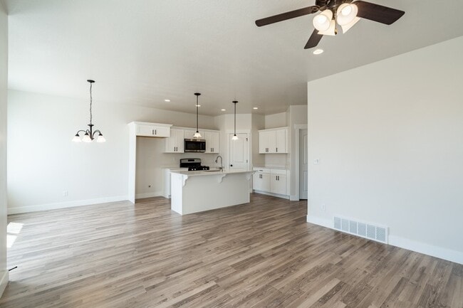 Photo - 4166 W 1960 N