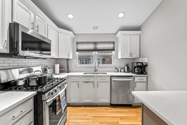 Photo - 2987 Saganashkee Ln