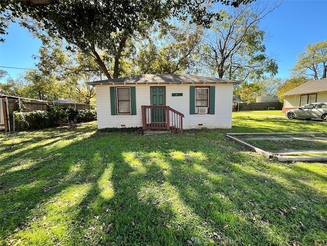 Photo - 511 W Collins St