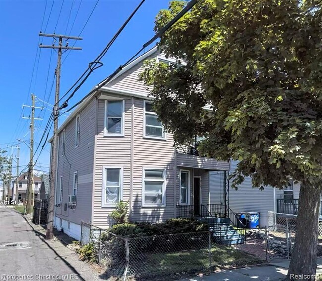 Building Photo - 2223 Faber St Rental