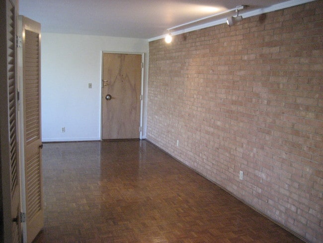 Photo - 2819 Erie Ave Unidad 8