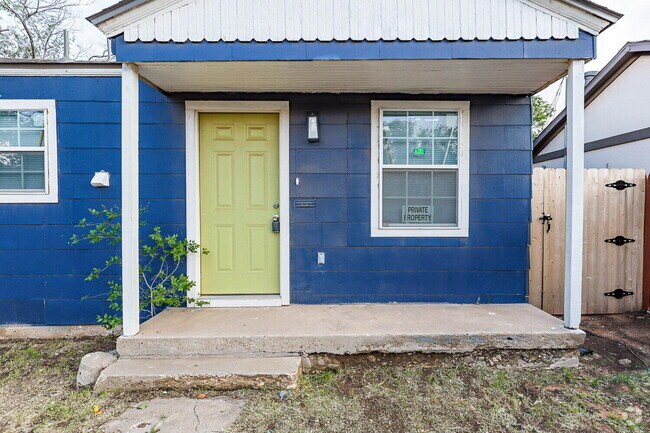 Building Photo - 1923 21st St Rental