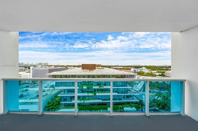 2301 Collins Ave Unit 1030